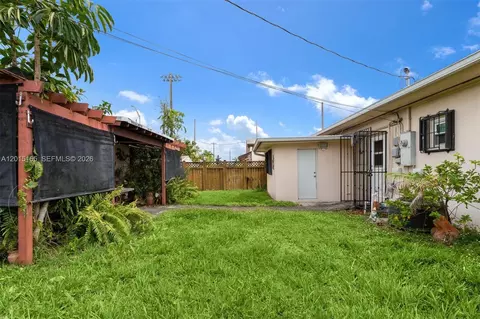 Exterior - 2674 W 8th Ct, Hialeah, FL 33010 photo 9 of 9