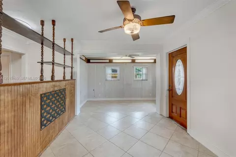 Living - 2674 W 8th Ct, Hialeah, FL 33010 photo 4 of 4
