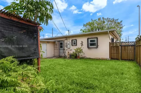 Exterior - 2674 W 8th Ct, Hialeah, FL 33010 photo 8 of 9