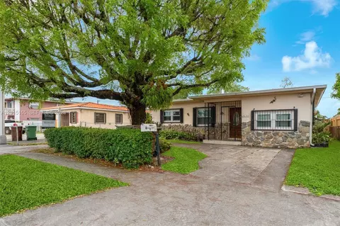 Exterior - 2674 W 8th Ct, Hialeah, FL 33010 photo 2 of 9