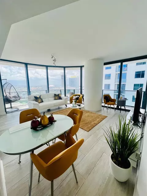 55 SW 9th St #3308, Miami, FL 33130