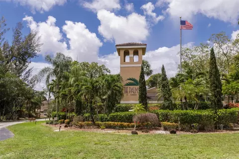400 Palm Cir W #102, Pembroke Pines, FL 33025