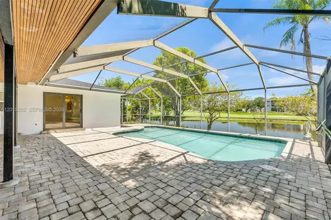 8207 SW 26th Pl, Davie, FL 33328