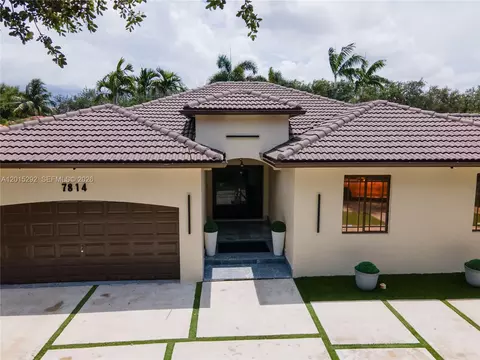 7814 NW 165th St, Miami Lakes, FL 33016