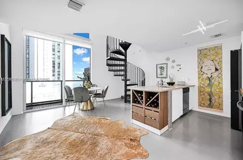 300 S Biscayne Blvd #L-1232, Miami, FL 33131