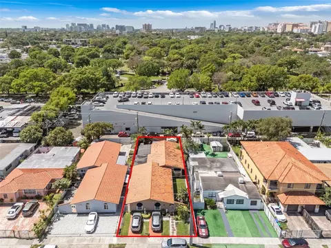 3270 SW 7th St, Miami, FL 33135
