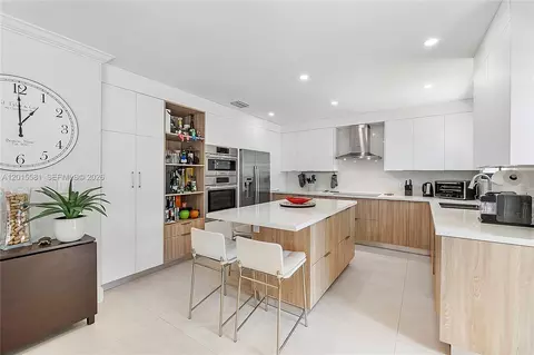 Kitchen - 301 Hampton Ln, Key Biscayne, FL 33149 photo 2 of 2