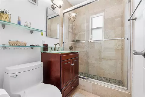 Bath - 301 Hampton Ln, Key Biscayne, FL 33149 photo 2 of 4