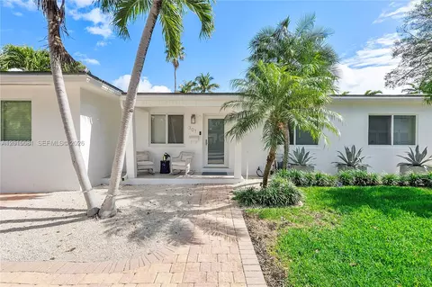 301 Hampton Ln, Key Biscayne, FL 33149