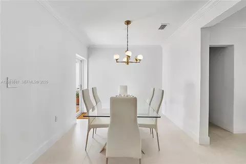 Dining - 301 Hampton Ln, Key Biscayne, FL 33149 photo 3 of 3