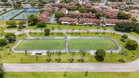 View/Area - 4079 W 9th Ln #74, Hialeah, FL 33012 photo 3 of 5