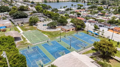 View/Area - 4079 W 9th Ln #74, Hialeah, FL 33012 photo 2 of 5