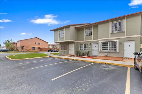 Exterior - 4079 W 9th Ln #74, Hialeah, FL 33012 photo 2 of 5