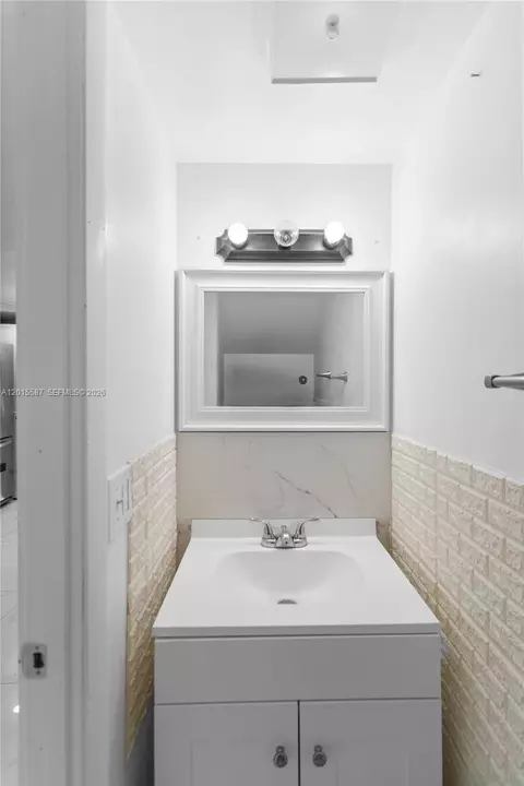 Bath - 4079 W 9th Ln #74, Hialeah, FL 33012 photo 1 of 4