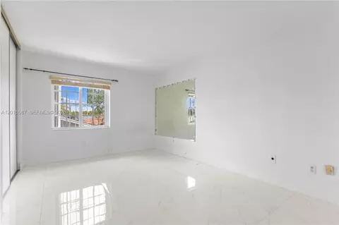 Bedroom - 4079 W 9th Ln #74, Hialeah, FL 33012 photo 1 of 9