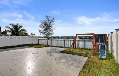 Exterior - 3460 W 103rd Ter, Hialeah, FL 33018 photo 8 of 10