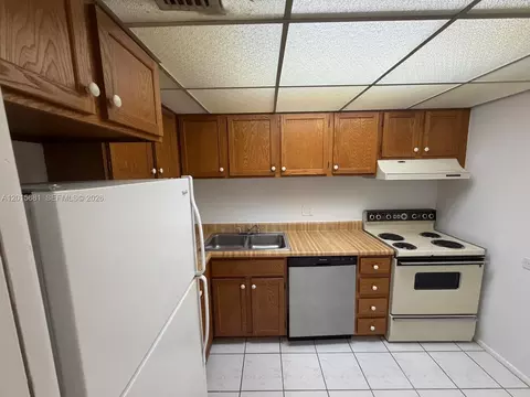 3720 Inverrary Dr #2K, Lauderhill, FL 33319