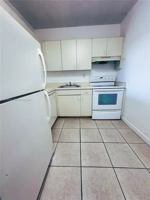 10900 SW 104th St #315, Miami, FL 33176