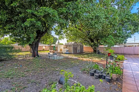 Exterior - 5340 E 4th Ave, Hialeah, FL 33013 photo 3 of 5