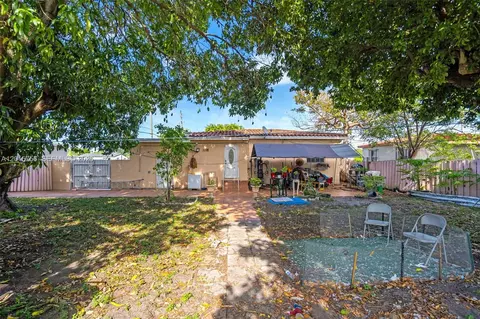 Exterior - 5340 E 4th Ave, Hialeah, FL 33013 photo 5 of 5