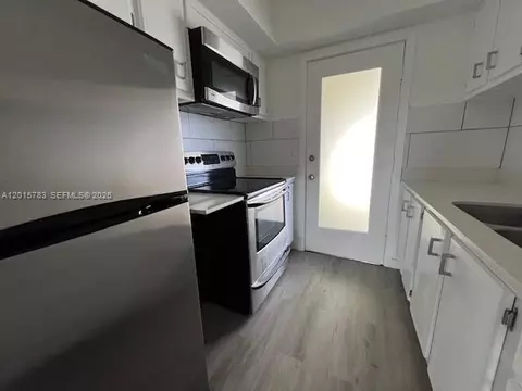 1350 E Sample Rd #306, Pompano Beach, FL 33064