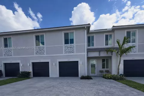 686 SE 13th Ct, Homestead, FL 33034