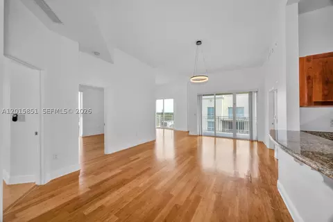 7275 SW 90th St #C719, Miami, FL 33156
