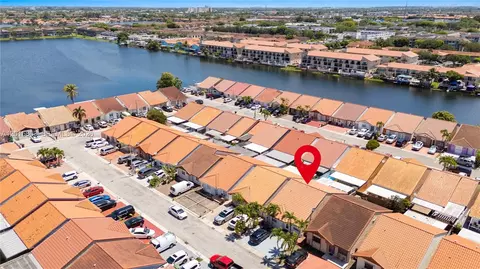 View/Area - 5471 W 27th Ct, Hialeah, FL 33016 photo 4 of 5
