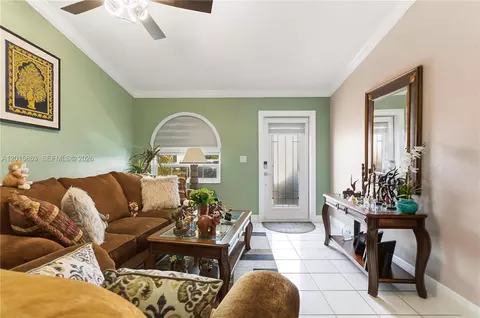 Entry Way - 5471 W 27th Ct, Hialeah, FL 33016 photo 2 of 2
