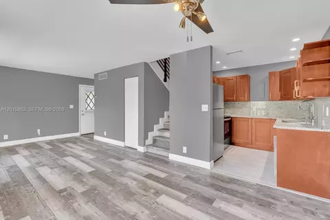 8911 NW 28th Dr #32B, Coral Springs, FL 33065