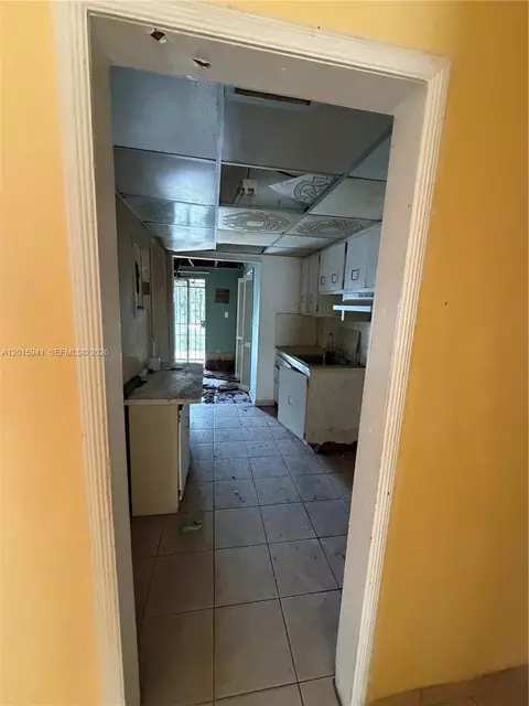 841 NE 4th Pl, Hialeah, FL 33010 photo 3