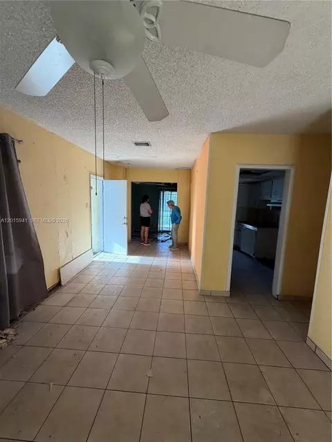 841 NE 4th Pl, Hialeah, FL 33010 photo 6