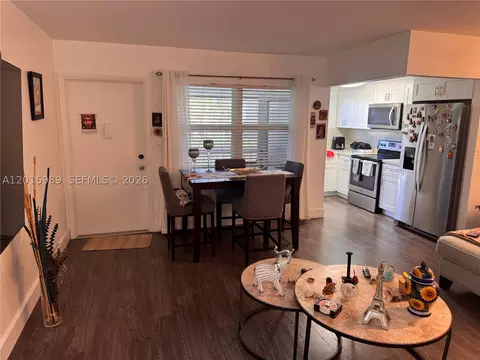 5300 Washington St #J214, Hollywood, FL 33021
