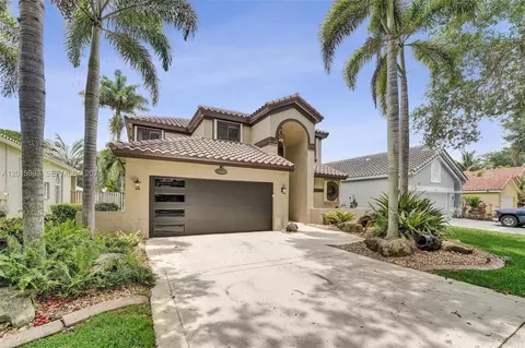 10403 Santiago St, Hollywood, FL 33026
