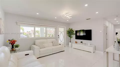 6450 SW 39th Ter, Miami, FL 33155