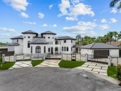 9881 SW 148th Ter, Miami, FL 33176