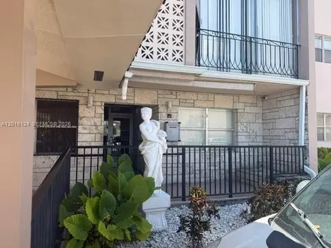 3640 NW 9th St #201, Miami, FL 33125