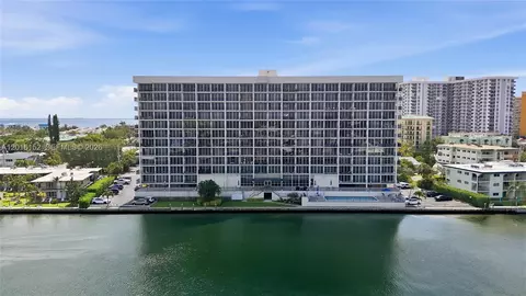 View/Area - Undisclosed, Pompano Beach, FL 33062 photo 7 of 12