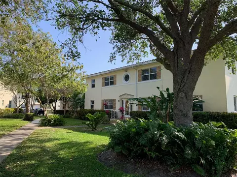 723 NE 91st St #3, Miami Shores, FL 33138