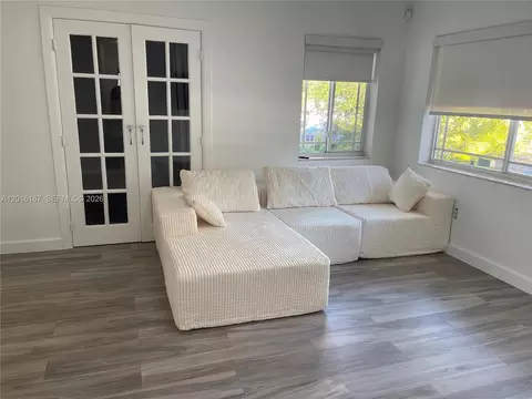 20 NW 45th St, Miami, FL 33127
