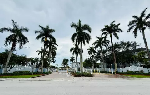 8520 SW 212th St #203, Cutler Bay, FL 33189