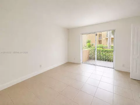 17911 NW 68th Ave #M201, Hialeah, FL 33015