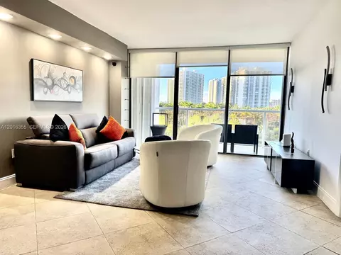 3701 N Country Club Dr #502, Aventura, FL 33180