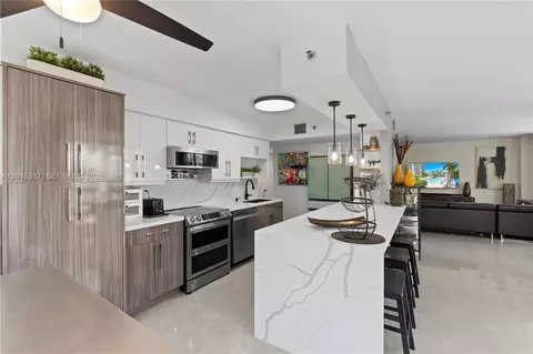 3600 Mystic Pointe Dr #306, Aventura, FL 33180