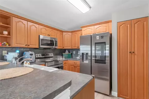 Kitchen - 8266 NW 192nd Ter, Hialeah, FL 33015 photo 2 of 3