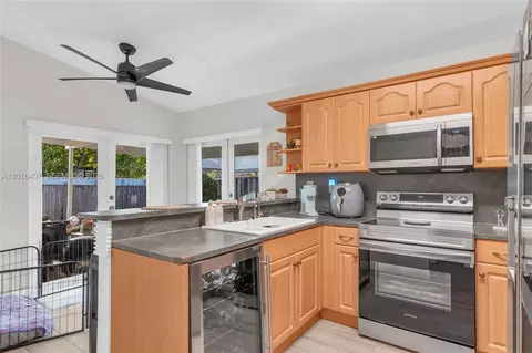 Kitchen - 8266 NW 192nd Ter, Hialeah, FL 33015 photo 1 of 3