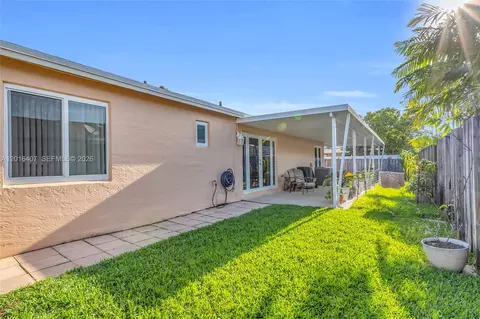 Exterior - 8266 NW 192nd Ter, Hialeah, FL 33015 photo 4 of 4