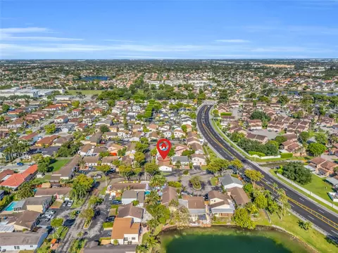 View/Area - 8266 NW 192nd Ter, Hialeah, FL 33015 photo 3 of 6