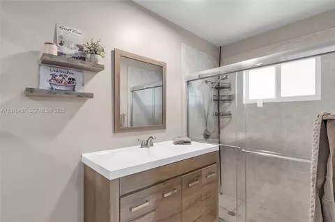 Bath - 8266 NW 192nd Ter, Hialeah, FL 33015 photo 1 of 2