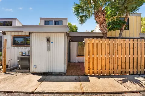 1717 NW 73rd Ave #33, Plantation, FL 33313